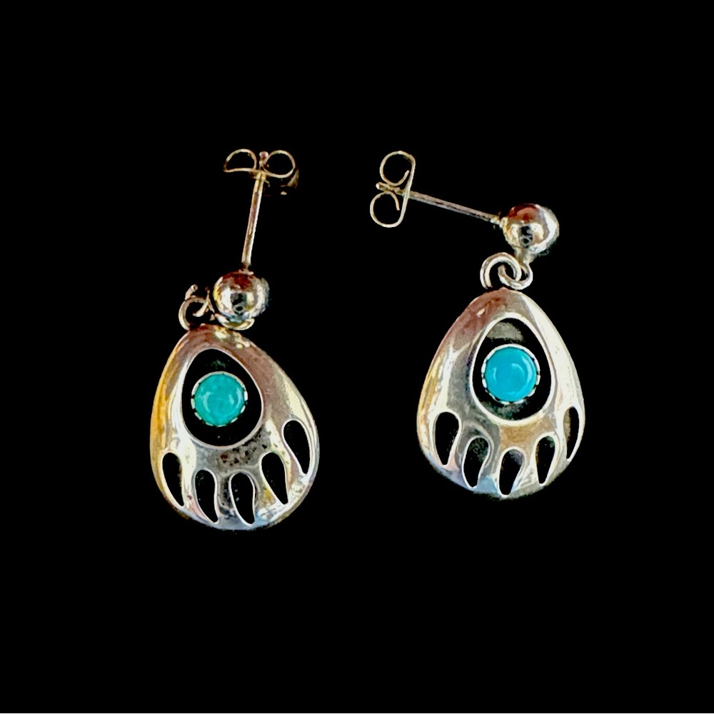 Like New Carolyn Pollack Navajo Sterling Silver Teardrop Bear Claw Earrings